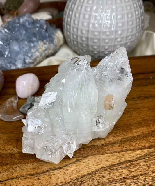 Apofyllit kluster #3