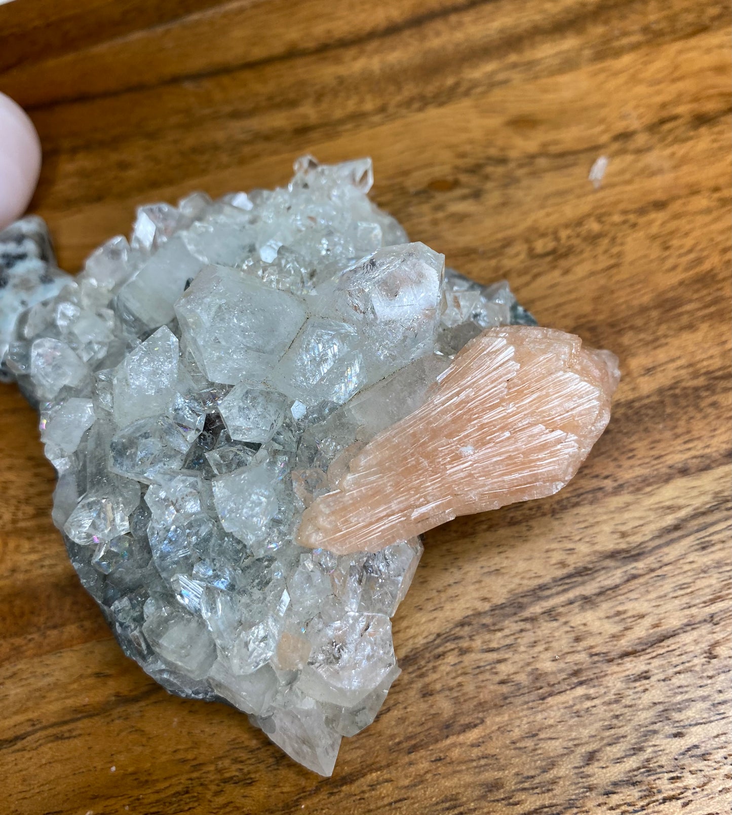 Apofyllit kluster #1