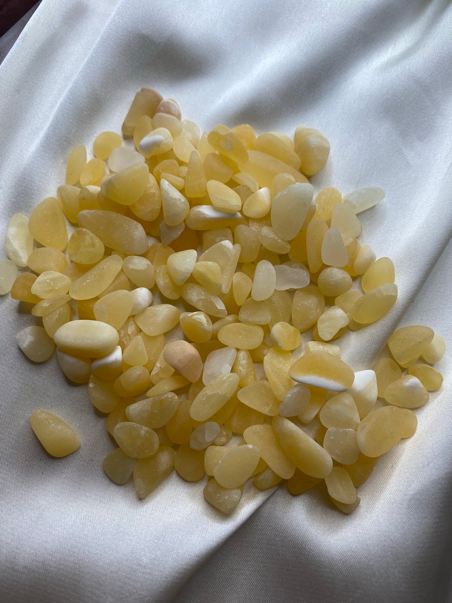 Gul kalcit chips