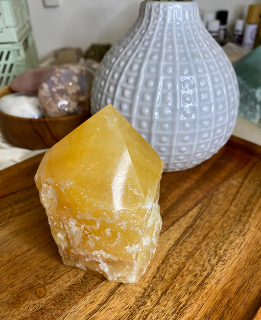 Gul kalcit semi polerad