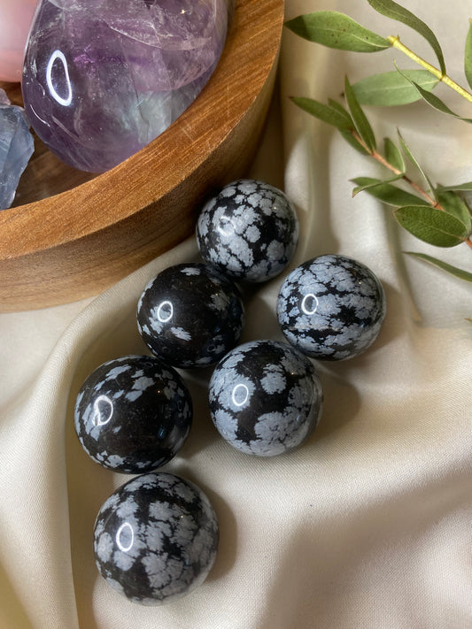 snöflingeobsidian klot